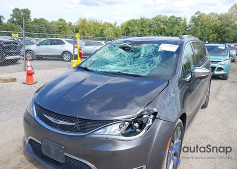 2017 Chrysler Pacifica Limited z USA, uszkodzony, nr VIN 2C4RC1GG6HR741343